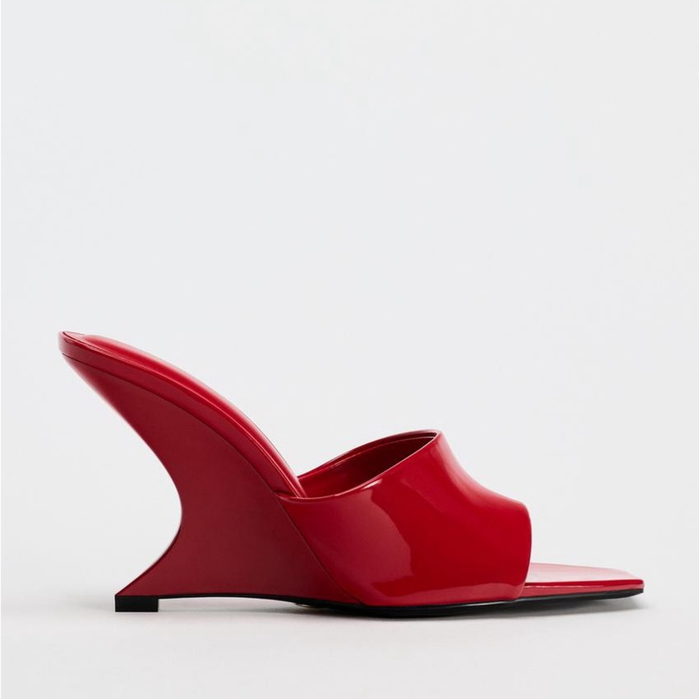 Zara Women's Red Heeled Sandals - NEW